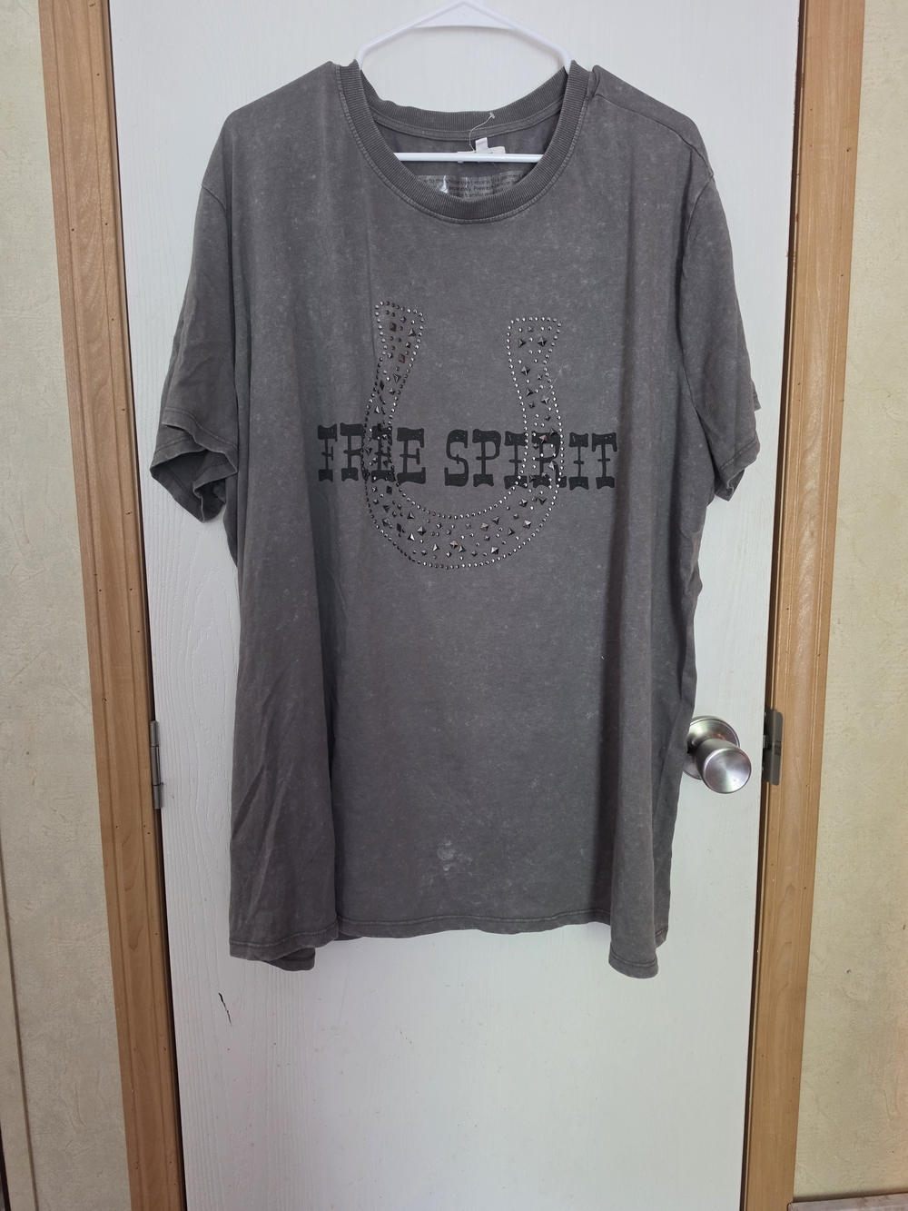 Maurices Free Spirit Graphic Tee - Gray